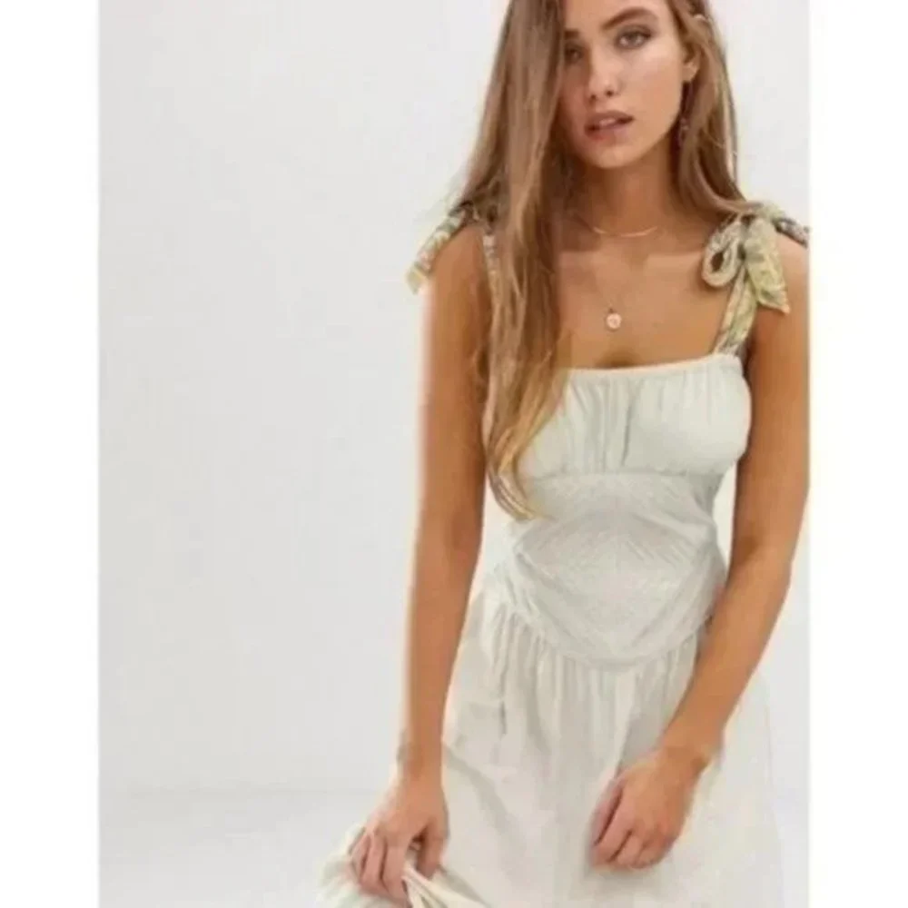 Free People Santorini Linen Dress in Ivory. - Picture 6 of 10